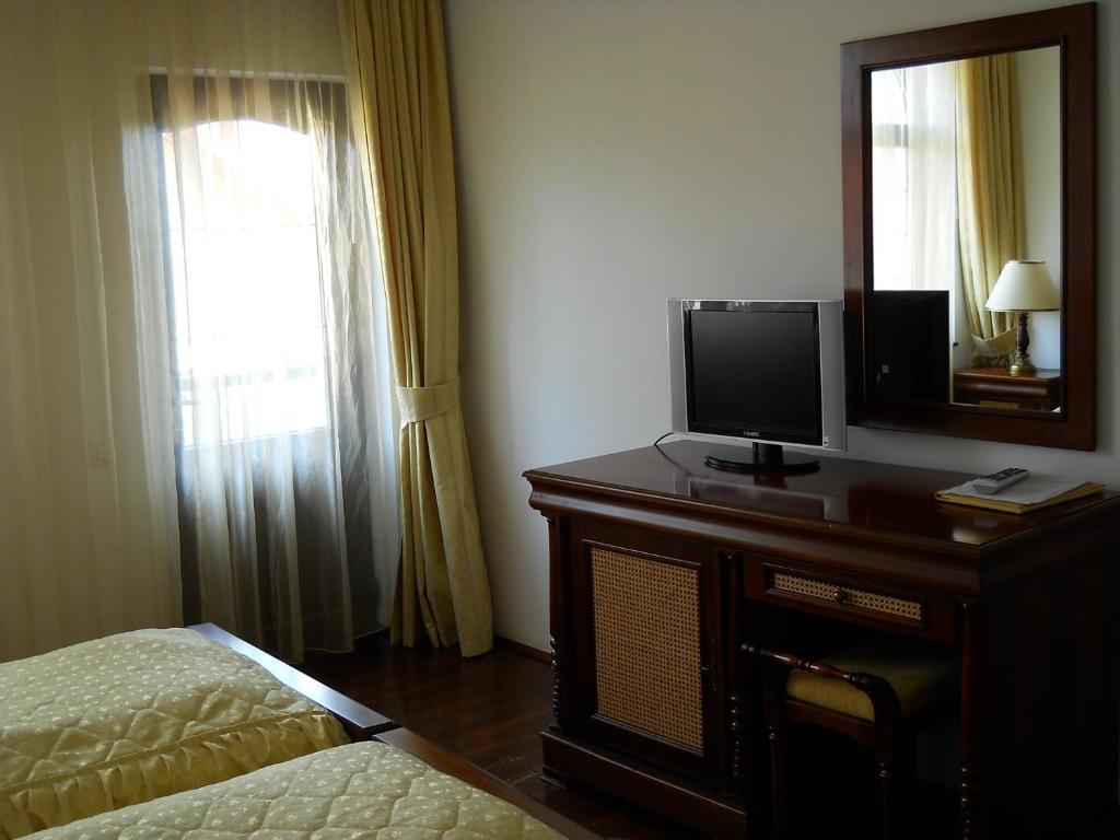 Casa Domneasca Hotel Curtea De Arges Room photo