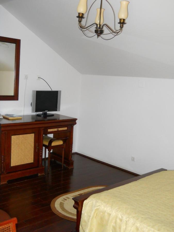 Casa Domneasca Hotel Curtea De Arges Room photo
