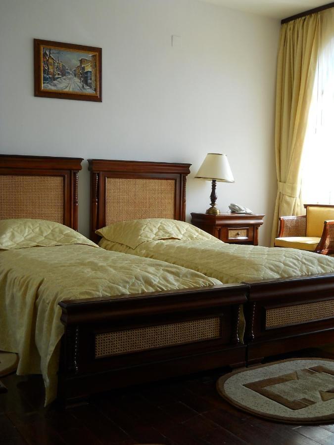 Casa Domneasca Hotel Curtea De Arges Room photo